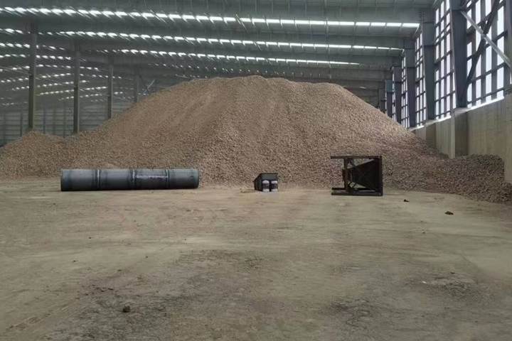 礦石烘干機(jī)是東鼎干燥針對(duì)冶金建材行業(yè)推出的專(zhuān)用烘干設(shè)備，具有產(chǎn)能大、耐磨損、熱能消耗低、自動(dòng)化程度高的特點(diǎn)。